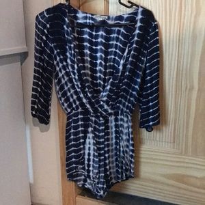 Romper blue and white